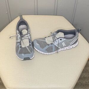 ON Running Cloud 5 Terry Sneakers Women’s Size 7
